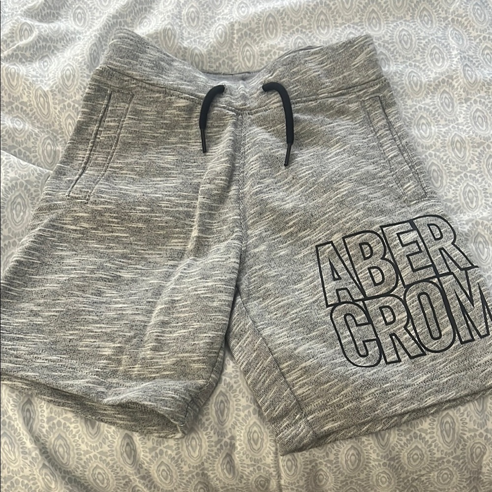 Abercrombie Kids Gray Shorts boys size 5/6